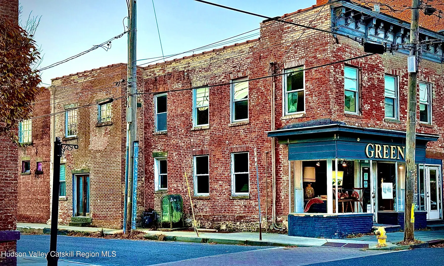 Corner exterior of 92 Partition Street at Jane Street